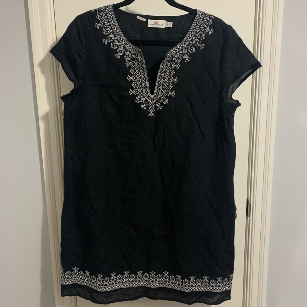 Vineyard Vines - Black Dress with Embroidery